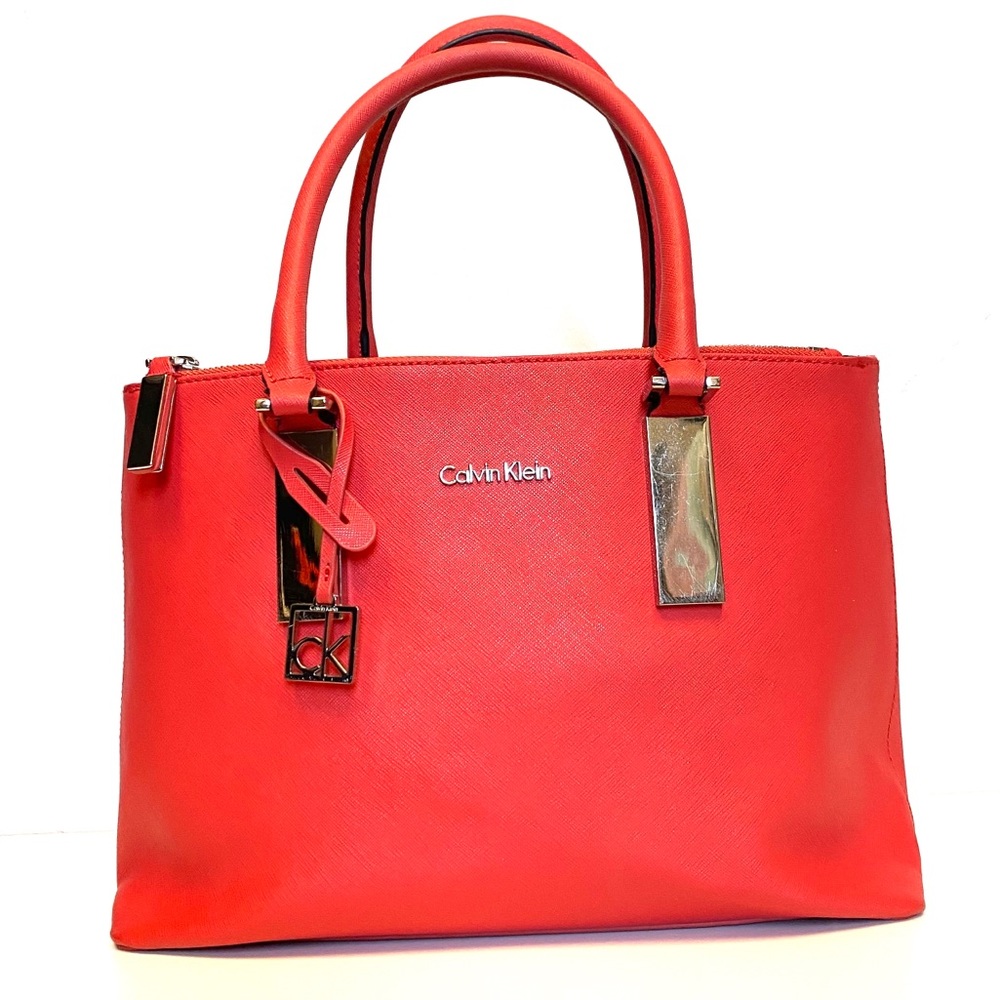 LIKE NEW: Calvin Klein coral medium zip tote